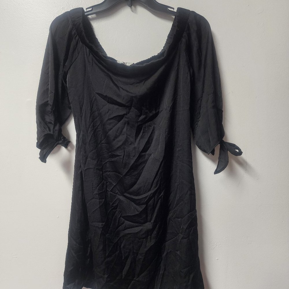 Love, fire black off shoulder Cloud G  polyester Dress Medium COcktail Party NWT